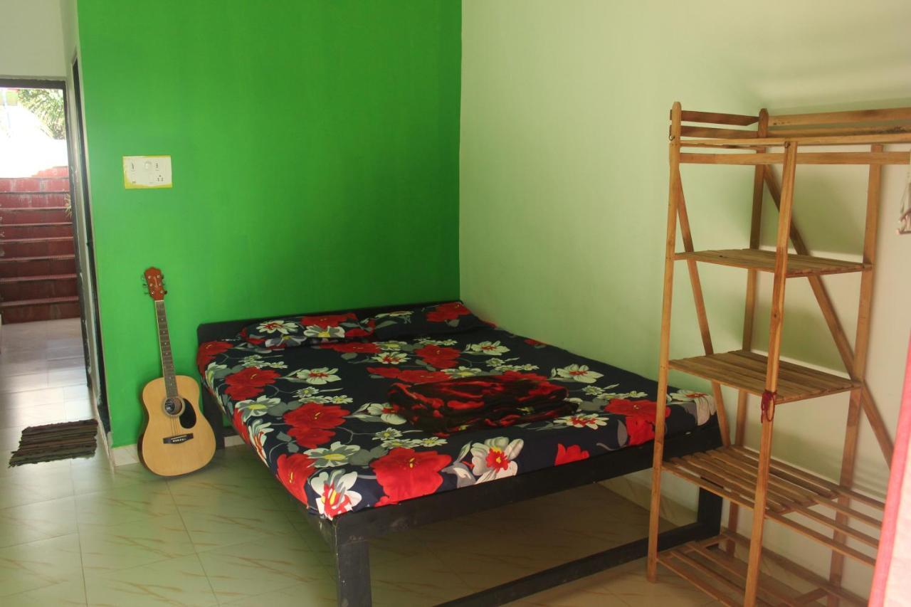 Rasta Mansion Beach Hostel And Rooms Arambol Buitenkant foto