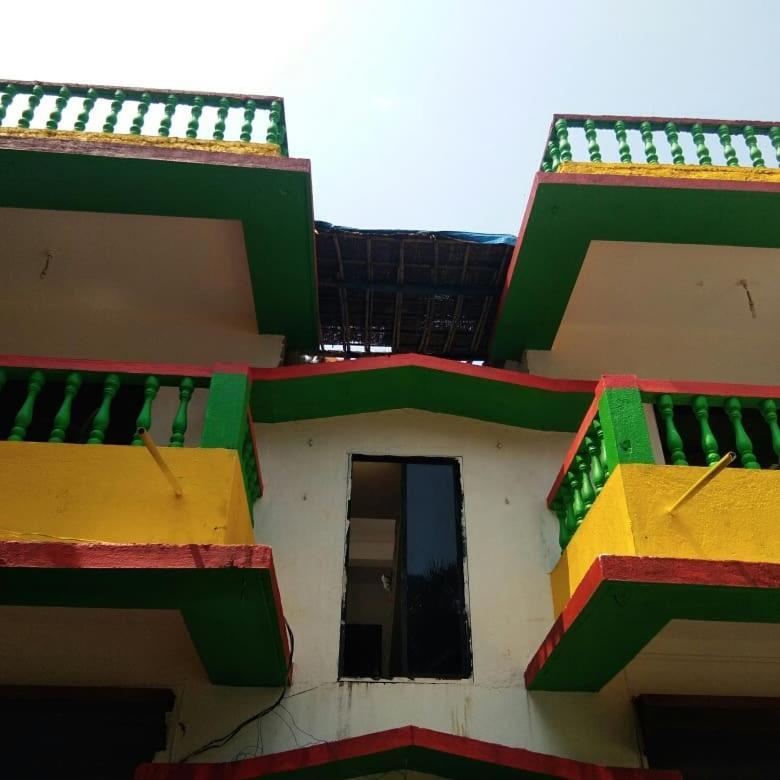 Rasta Mansion Beach Hostel And Rooms Arambol Buitenkant foto