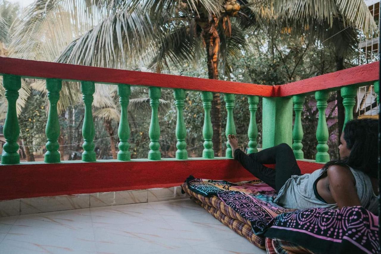 Rasta Mansion Beach Hostel And Rooms Arambol Buitenkant foto