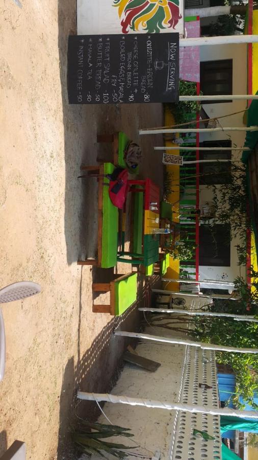 Rasta Mansion Beach Hostel And Rooms Arambol Buitenkant foto